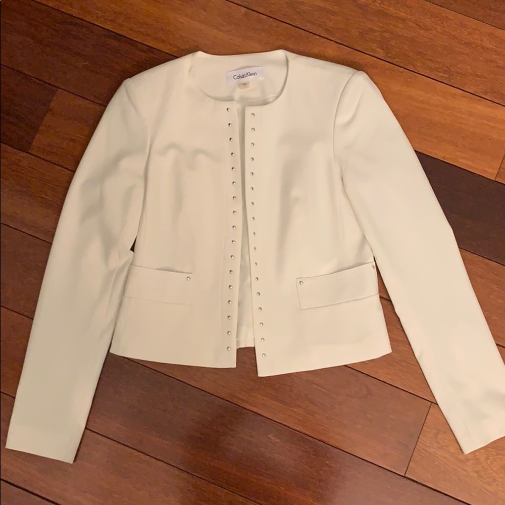CALVIN KLEIN ball accented white blazer.